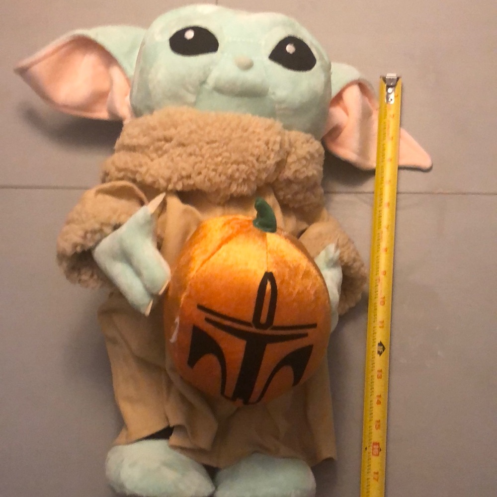 Yoda Halloween decor 🎃
